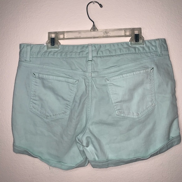 Tommy Hilfiger Mint Shorts - Picture 3 of 6